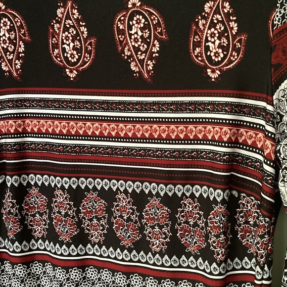 Atmosphere patterned three quarter length sleeve dress. - Picture 2 of 5